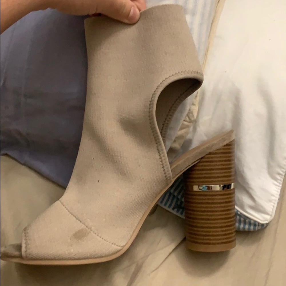 Nude heels - Picture 3 of 3